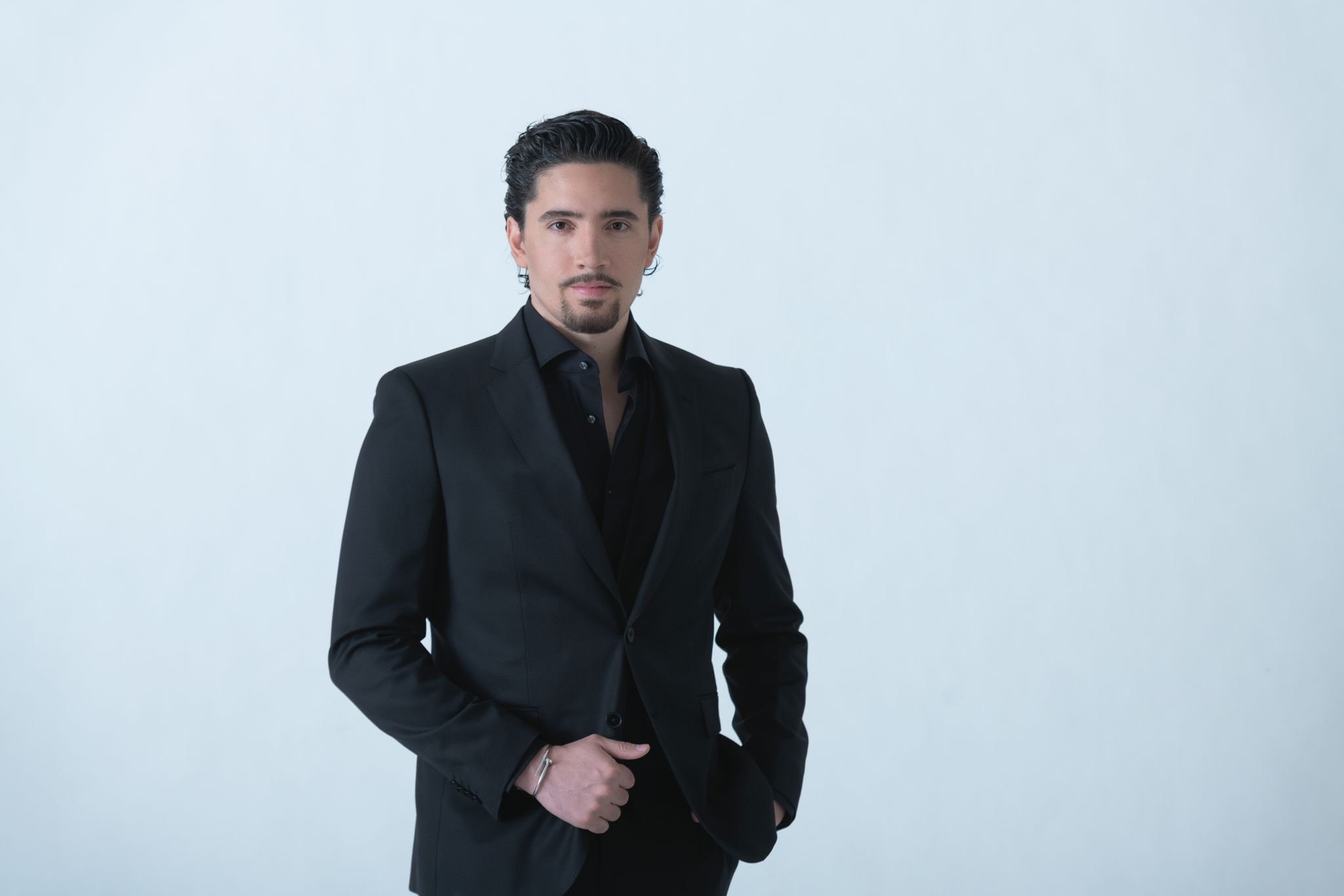 Alex Fernández.