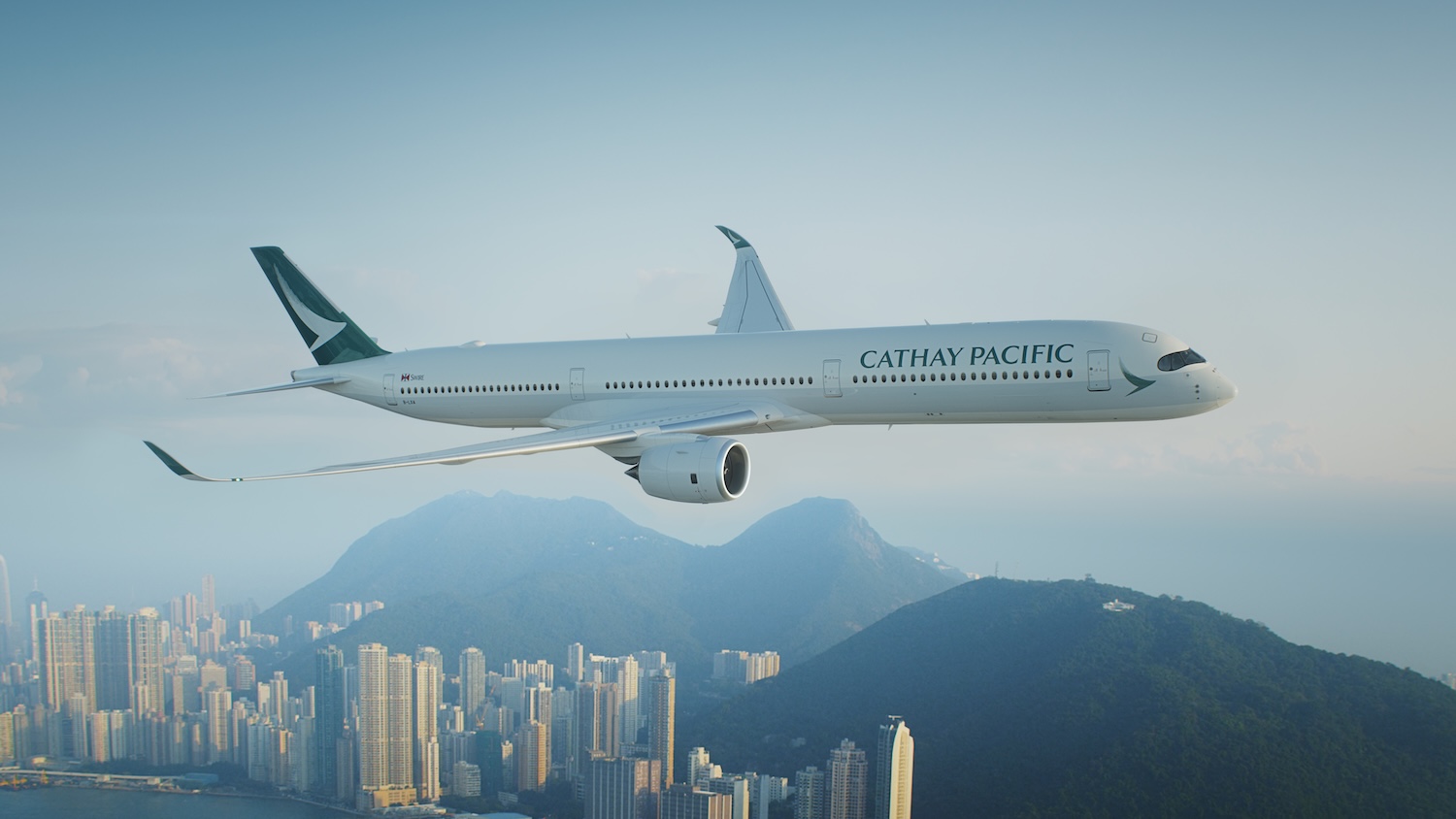https://cathaypacific.com/